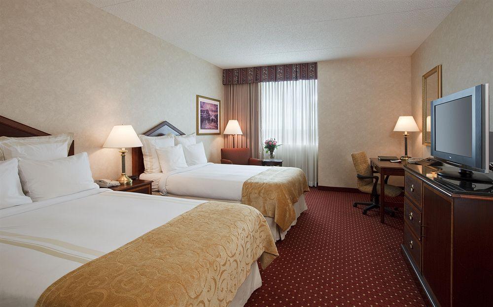 Chicago Marriott Northwest Hotel Hoffman Estates Room photo